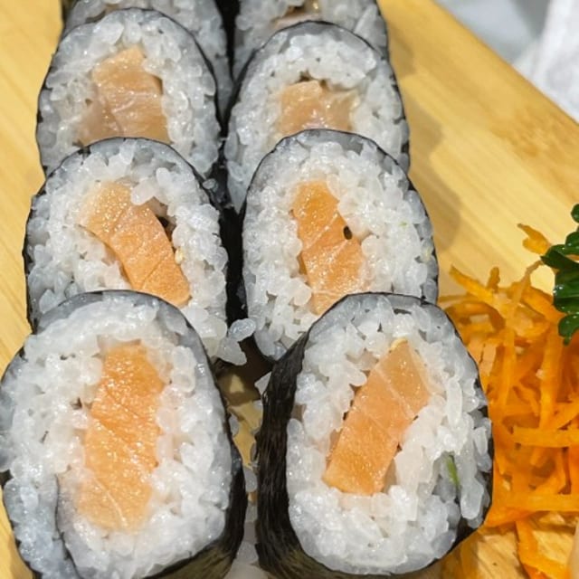 Salmon Roll.