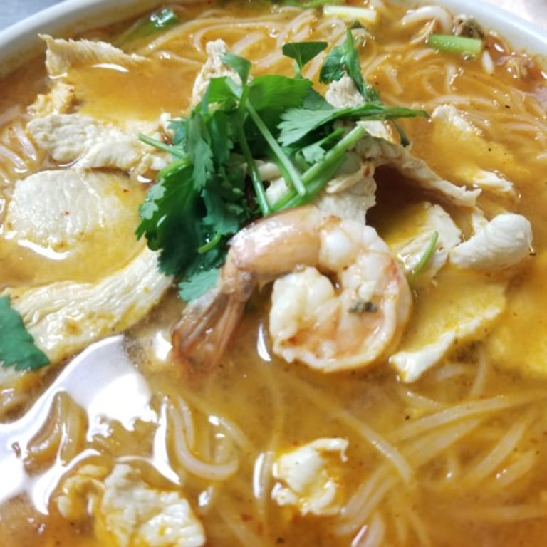 Delicious Soup Selections: Thai, Japanese, and More