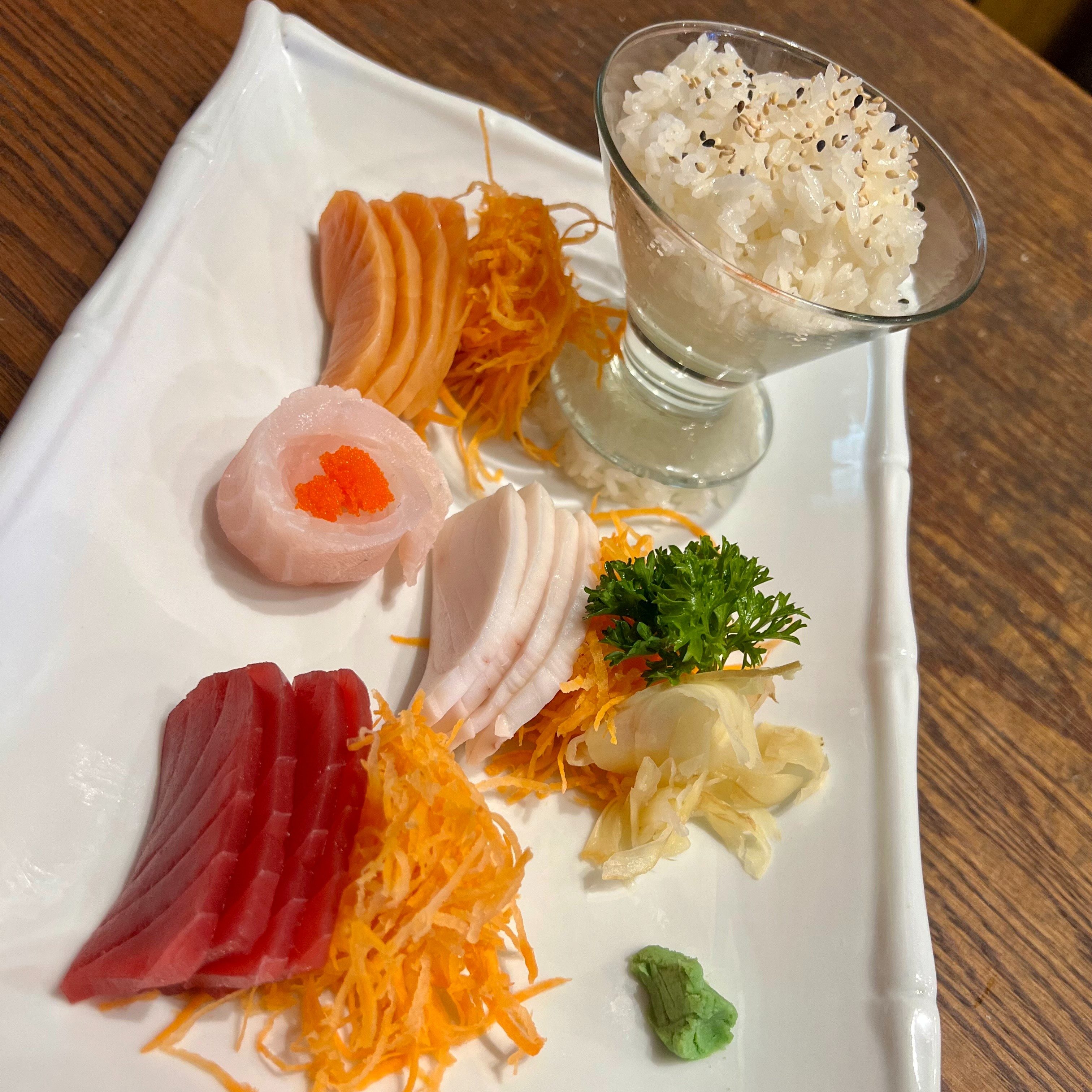 Sashimi Combo.